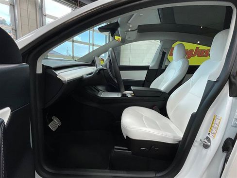 Used 2022 Tesla Model Y Performance AWD/4WD image 11