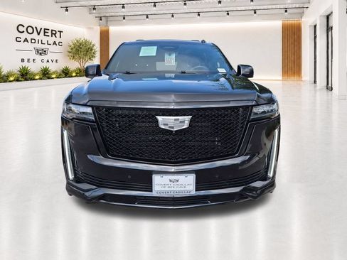 Used 2024 Cadillac Escalade Sport w/ LPO, ONYX Package AWD/4WD image 3