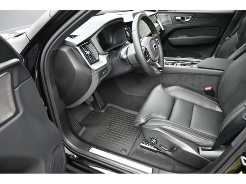 New 2026 Volvo XC60 T8 Ultra w/ Climate Package AWD/4WD image 10