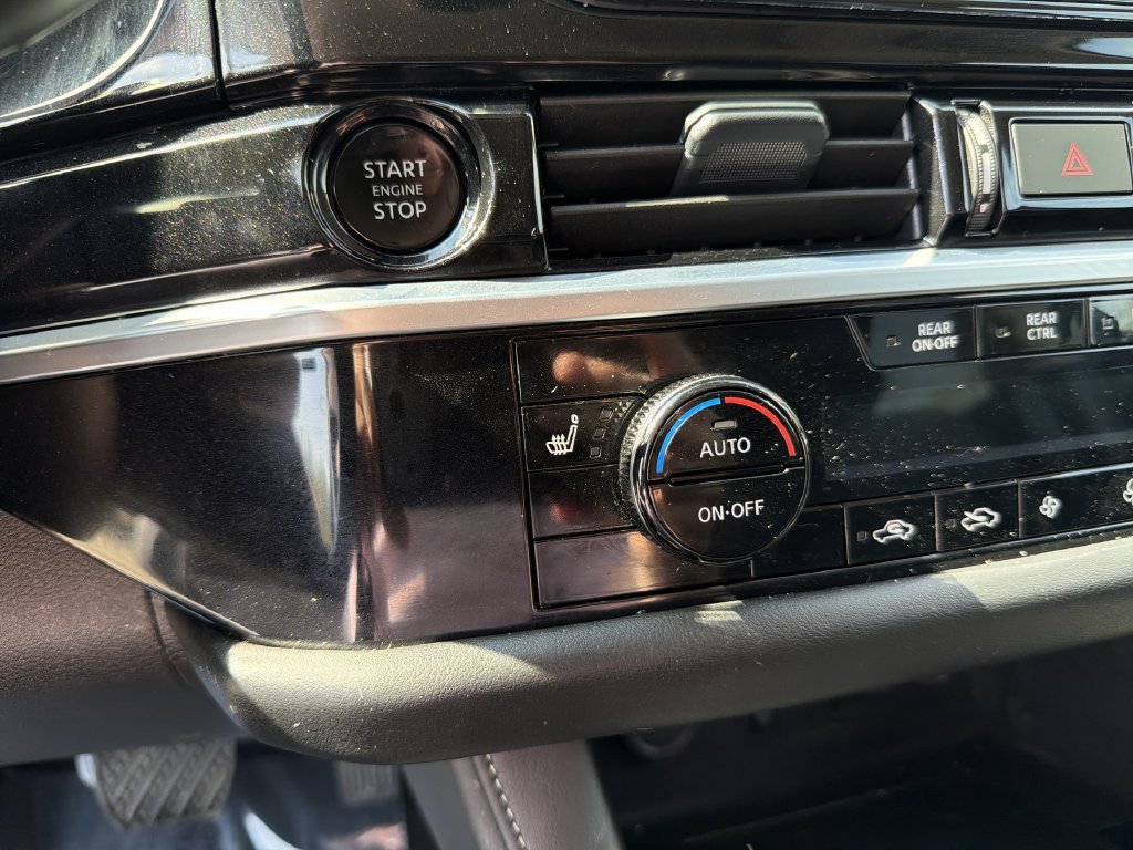 Certified 2025 Nissan Pathfinder SL w/ SL Premium Package FWD image 35
