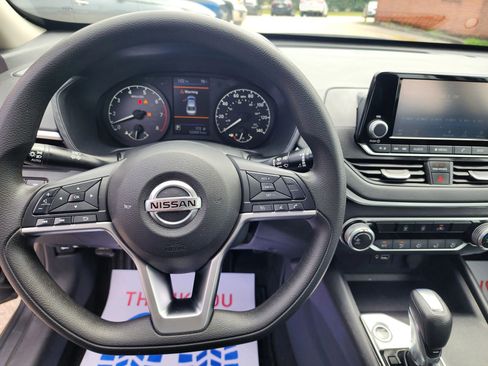 Used 2022 Nissan Altima 2.5 S image 12
