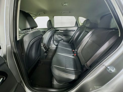 Used 2025 Kia Seltos S image 29