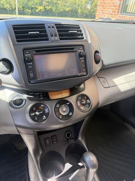 Used 2012 Toyota RAV4 Limited w/ Navigation Value Pkg AWD/4WD image 10