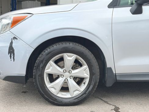Used 2014 Subaru Forester 2.5i Premium w/ All-Weather Package AWD/4WD image 10