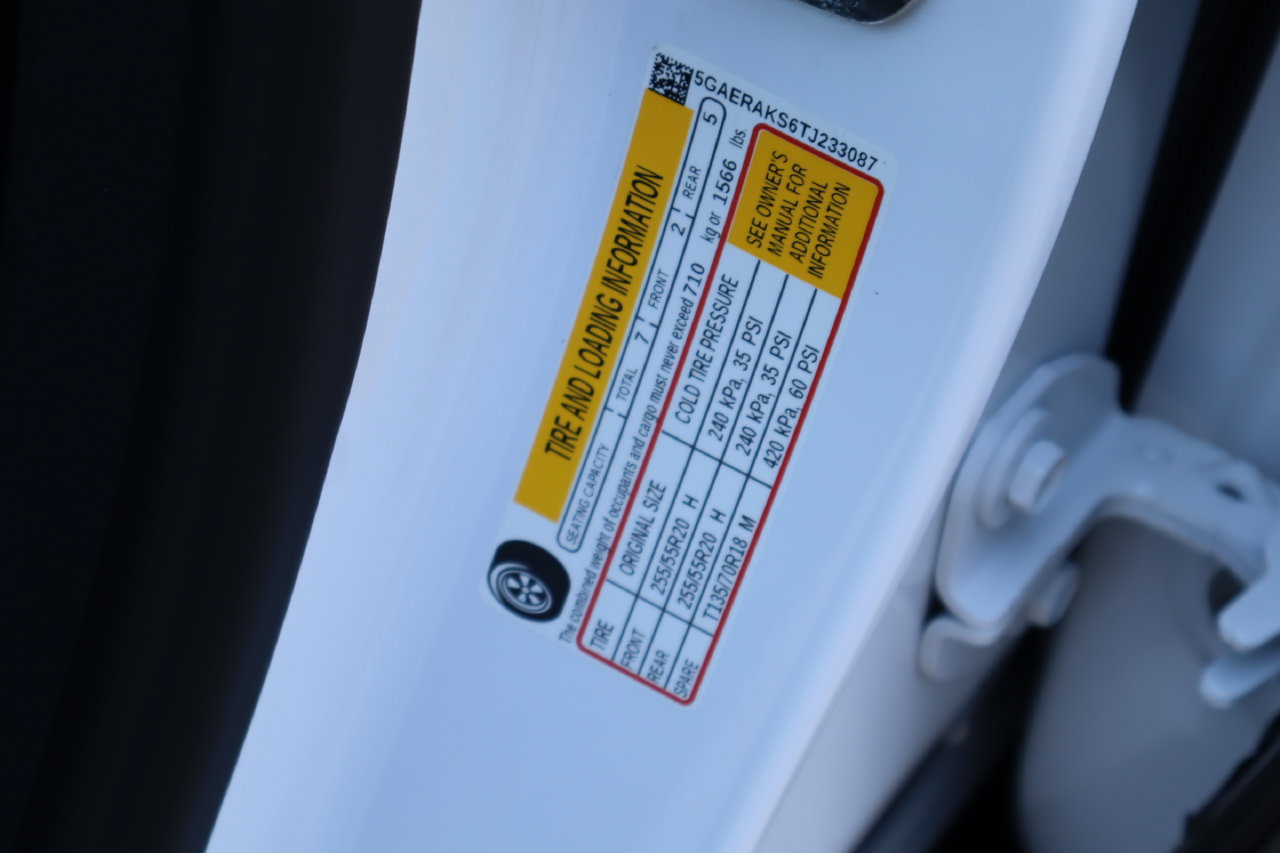 Used 2026 Buick Enclave Preferred FWD image 31