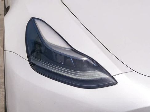 Used 2022 Tesla Model Y Performance AWD/4WD image 3