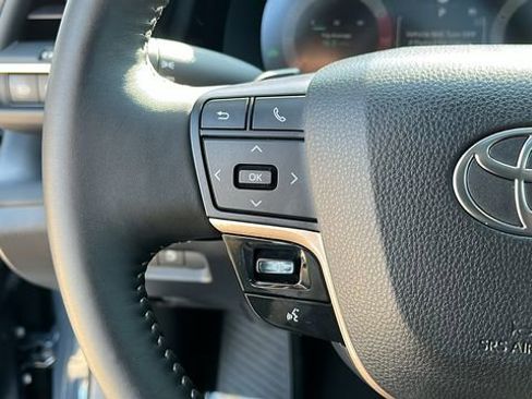 Used 2025 Toyota Crown Signia image 9