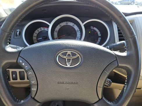 Used 2011 Toyota Tacoma PreRunner w/ SR5 Pkg #2 image 11