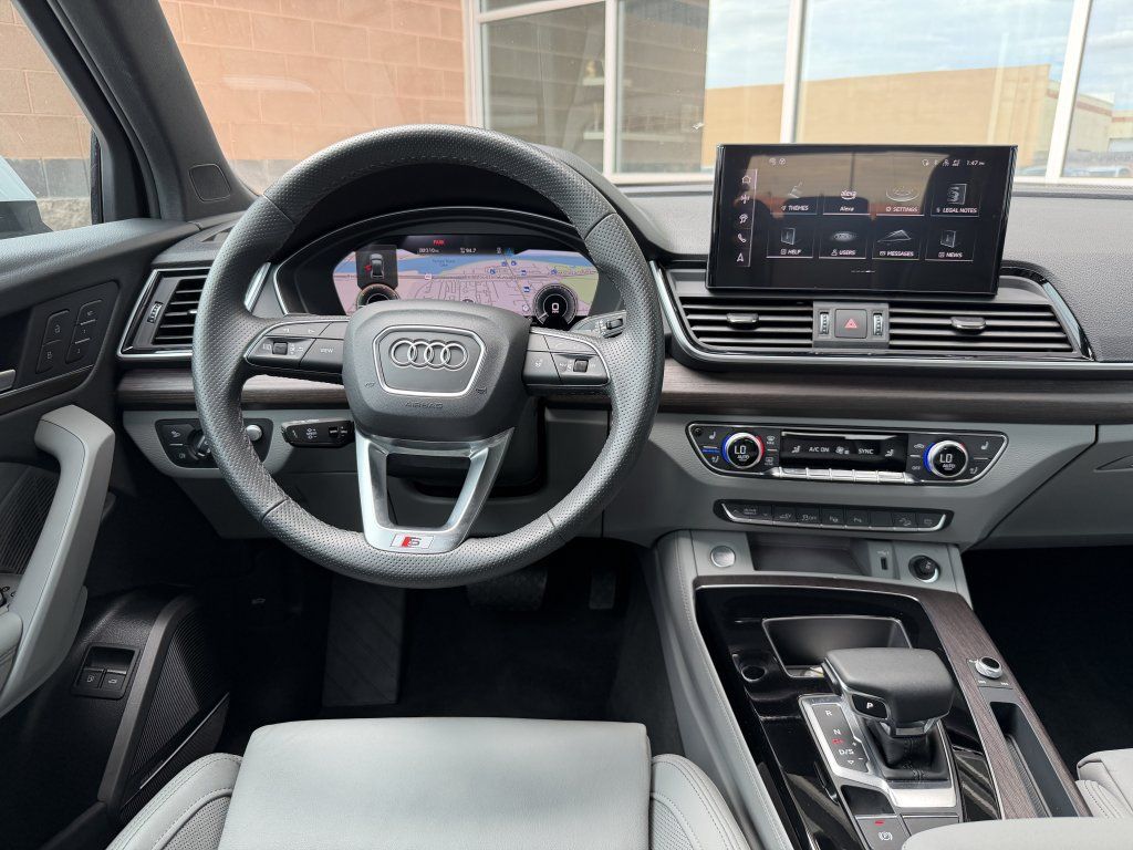 Used 2024 Audi Q5 e Prestige w/ Prestige Package AWD/4WD image 16