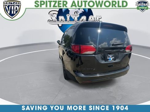 Used 2018 Chrysler Pacifica Limited w/ S Appearance Package FWD image 8