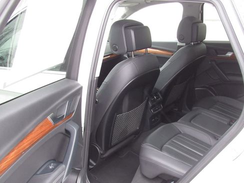 Used 2023 Audi Q5 2.0T Premium Plus image 15