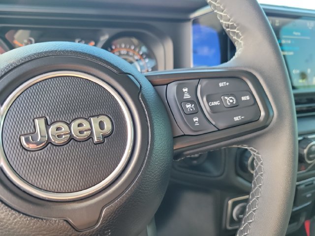 Used 2025 Jeep Gladiator Sport AWD/4WD image 24