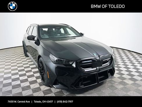 New 2026 BMW M5 Touring image 1