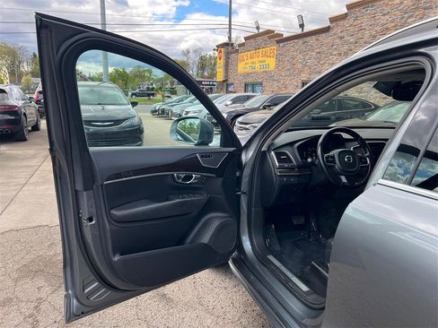 Used 2019 Volvo XC90 T5 Momentum AWD/4WD image 32