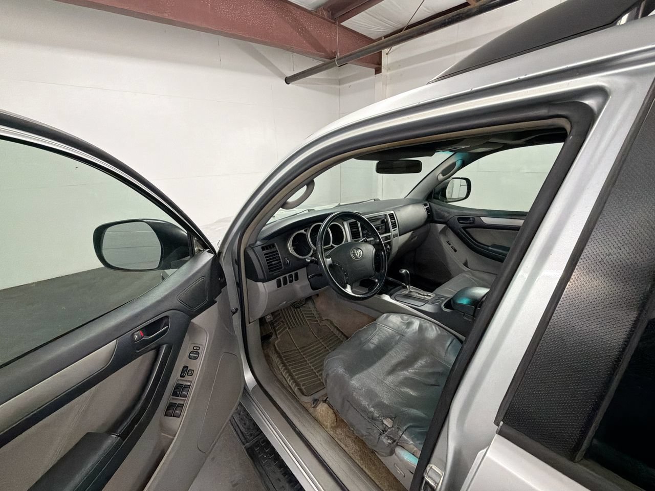 Used 2005 Toyota 4Runner SR5 RWD image 10