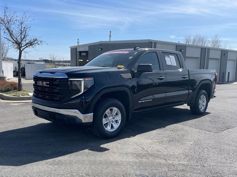 Used 2024 GMC Sierra 1500 Pro w/ Pro Value Package image 3