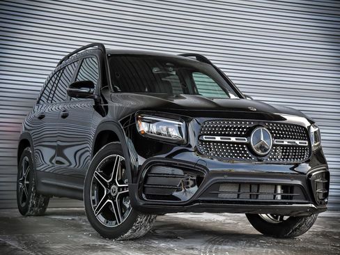 Certified 2025 Mercedes-Benz GLB 250 4MATIC image 1