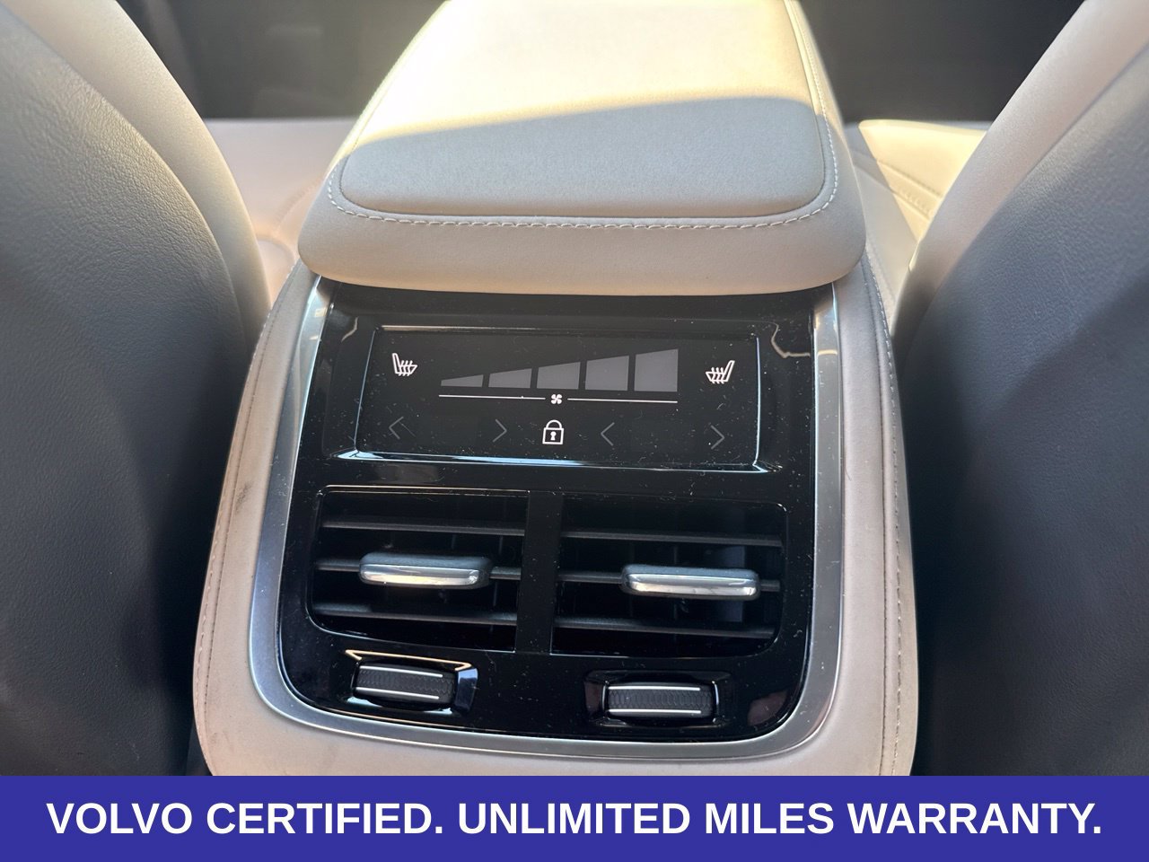 Certified 2026 Volvo XC90 B6 Plus AWD/4WD image 23