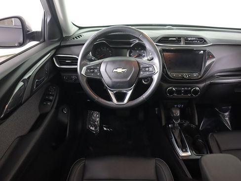 Used 2022 Chevrolet TrailBlazer LT w/ Sun and Liftgate Package image 36