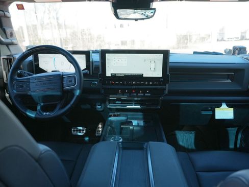 Used 2024 GMC Hummer EV 3X w/ LPO, Illumination Package image 7