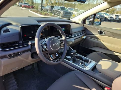 New 2026 Kia Carnival EX FWD image 7