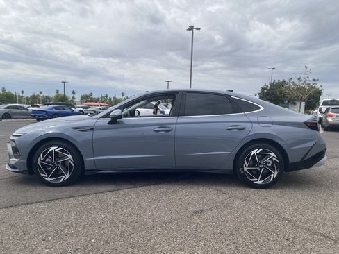 Used 2025 Hyundai Sonata SEL FWD image 3