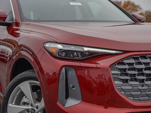 New 2025 Audi Q5 Premium Plus image 3