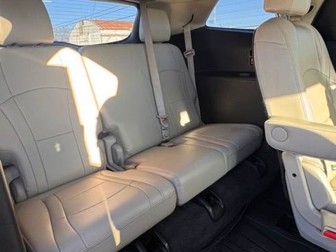 Used 2019 Buick Enclave Essence image 17