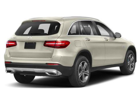 Used 2019 Mercedes-Benz GLC 350e 4MATIC image 2