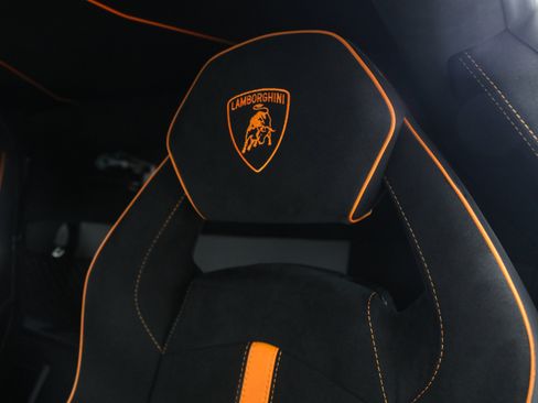 Used 2020 Lamborghini Aventador SVJ image 28