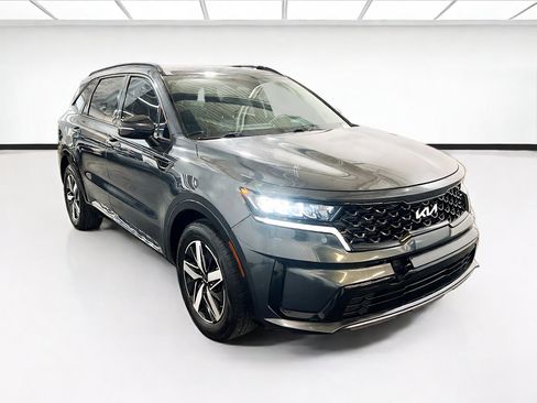 Used 2023 Kia Sorento S w/ Panoramic Sunroof Package FWD image 3