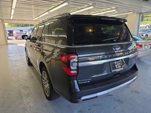 Used 2023 Ford Expedition Platinum AWD/4WD image 3