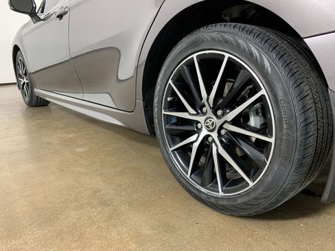 Used 2022 Toyota Camry SE FWD image 15