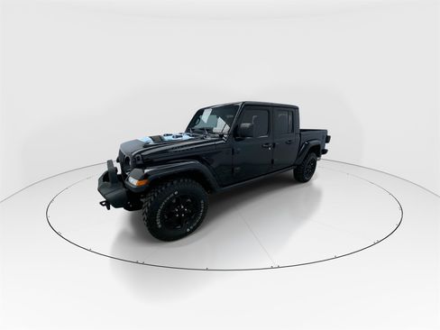 Used 2021 Jeep Gladiator Willys image 4