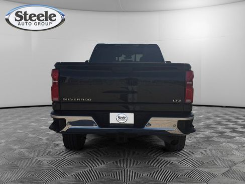 Used 2025 Chevrolet Silverado 2500 LTZ w/ LTZ Convenience Package image 4