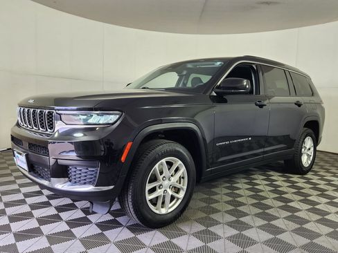 Used 2023 Jeep Grand Cherokee L Laredo AWD/4WD image 3