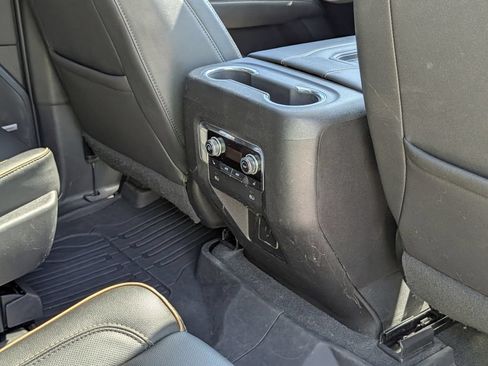 Used 2023 GMC Yukon AT4 w/ Technology Package AWD/4WD image 34