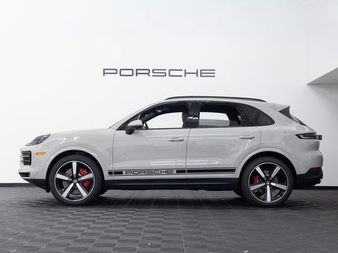 Used 2026 Porsche Cayenne S image 2