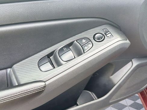 Used 2024 Nissan Altima 2.5 SV FWD image 20