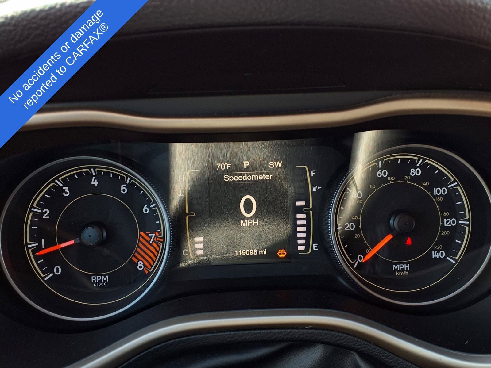 Used 2015 Jeep Cherokee Latitude w/ Cold Weather Group AWD/4WD image 19