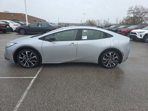 New 2026 Toyota Prius Plug-In Hybrid image 4