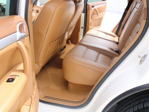 Used 2008 Porsche Cayenne AWD/4WD image 17