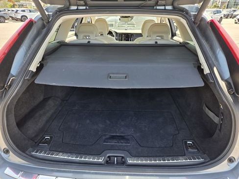 Used 2017 Volvo V90 T6 Cross Country image 15