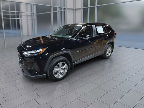 Used 2023 Toyota RAV4 XLE w/ Convenience Package AWD/4WD image 4