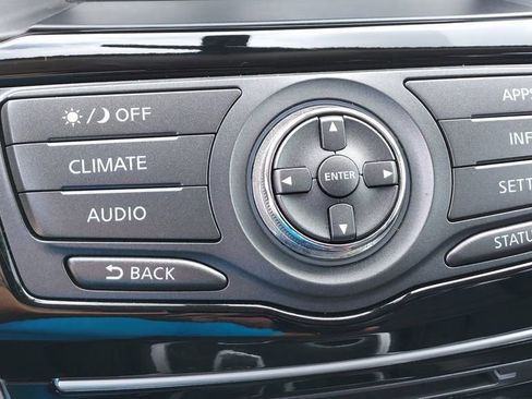 Used 2019 Nissan Pathfinder S image 14