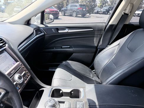 Used 2019 Ford Fusion Titanium FWD image 11