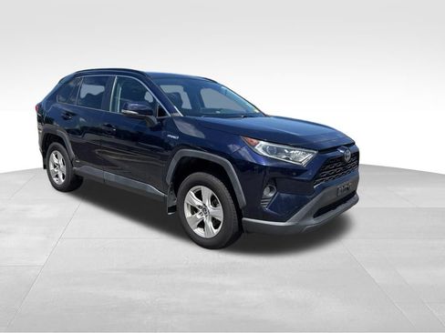 Used 2021 Toyota RAV4 XLE w/ Convenience Package AWD/4WD image 2