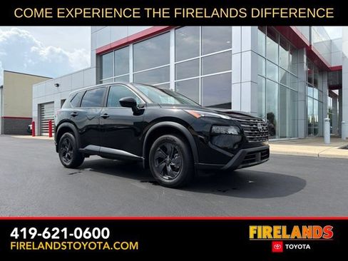 Used 2026 Nissan Rogue SV AWD/4WD image 1