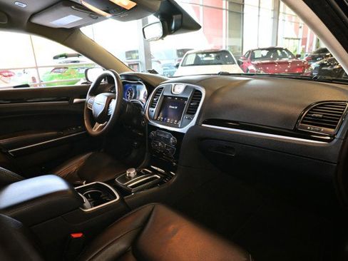 Used 2023 Chrysler 300 Touring AWD/4WD image 25