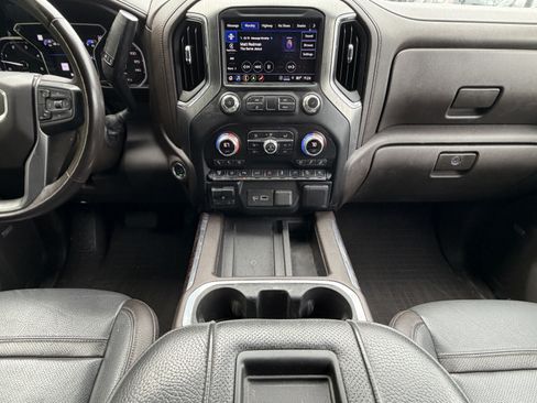 Used 2021 GMC Sierra 2500 Denali w/ Denali Ultimate Package AWD/4WD image 9